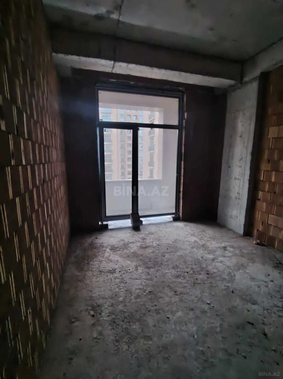 Satılır 2 otaqlı mənzil 95 m²