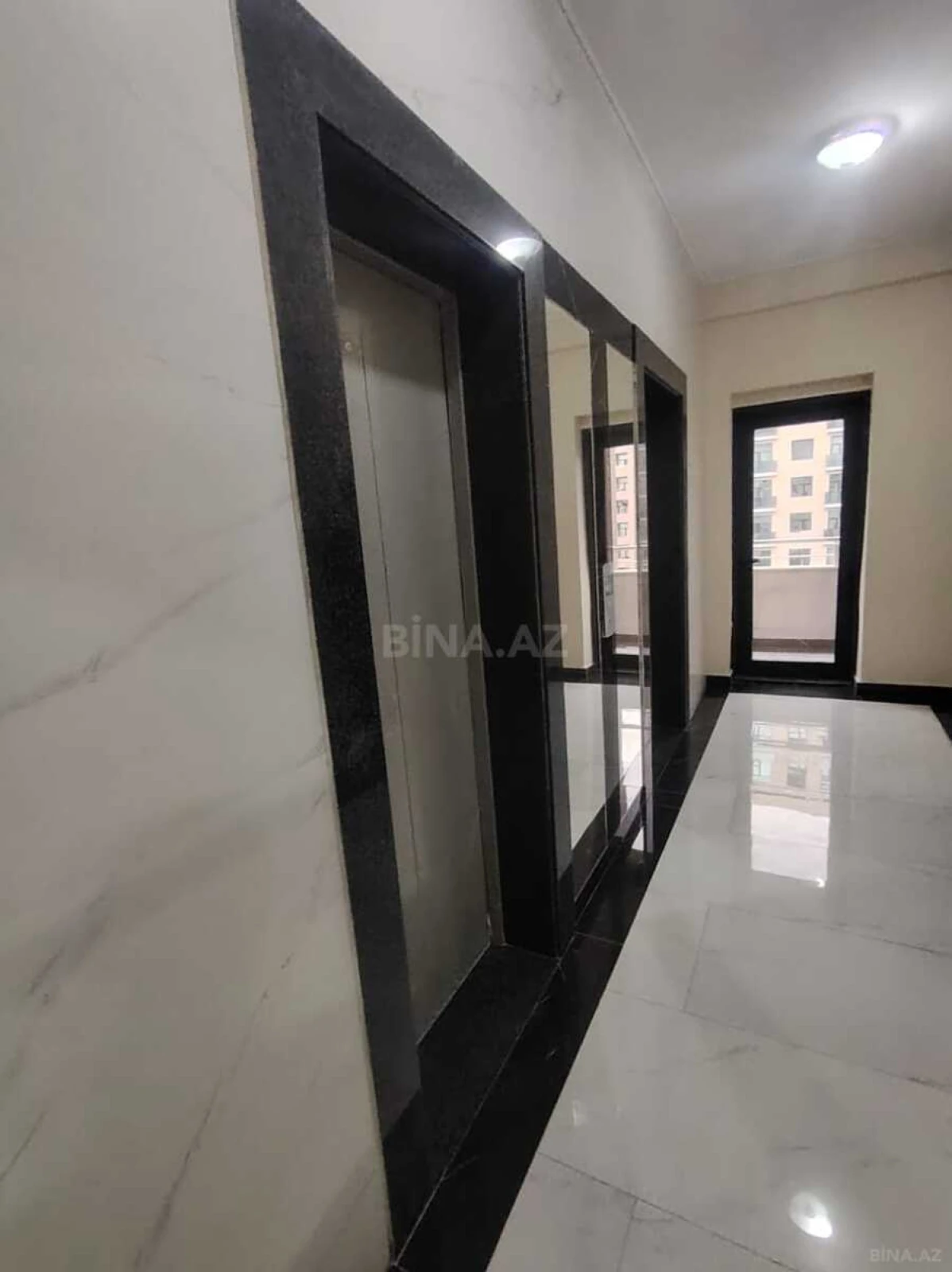 Satılır 2 otaqlı mənzil 95 m²