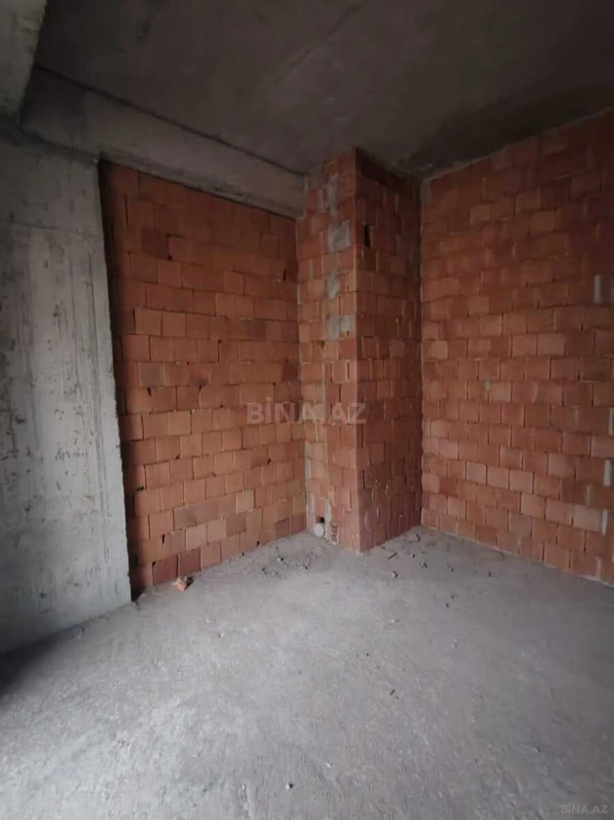 Satılır 2 otaqlı mənzil 95 m²