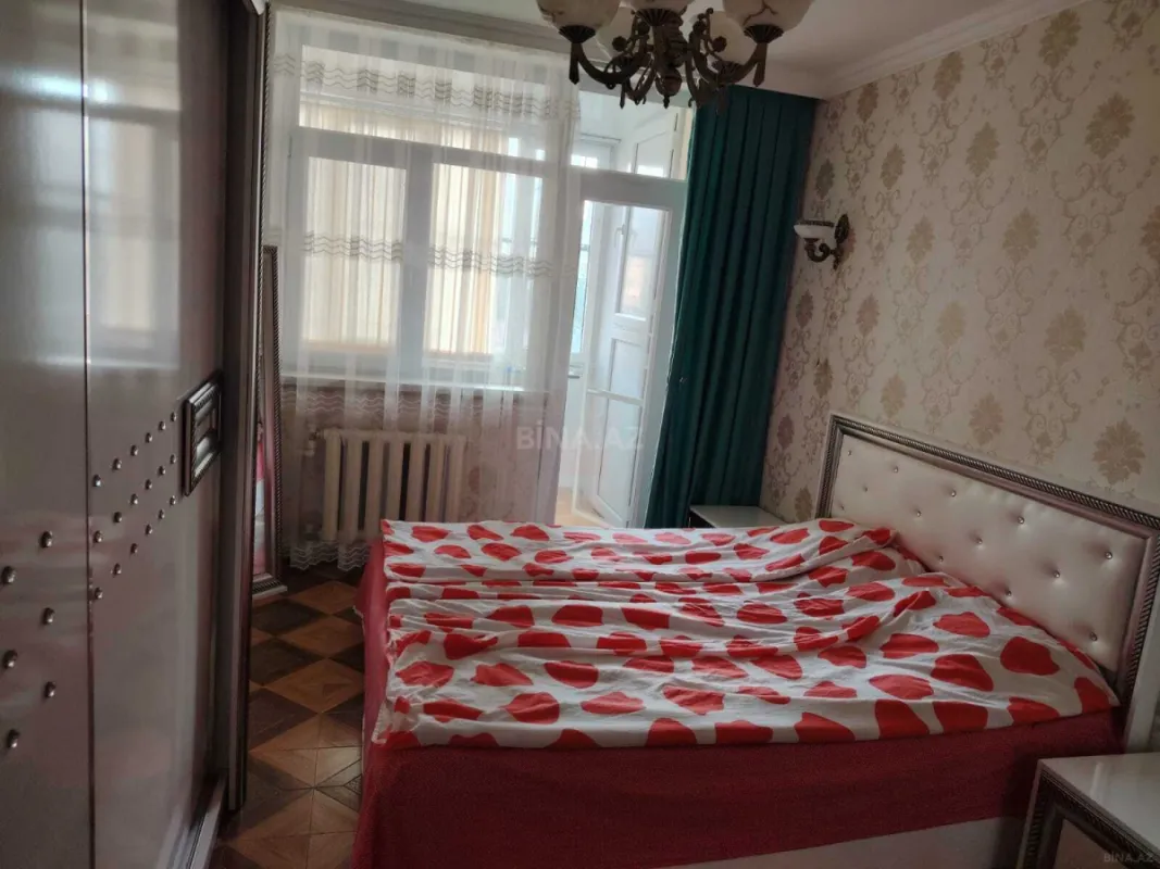 Satılır 4 otaqlı mənzil 80 m²