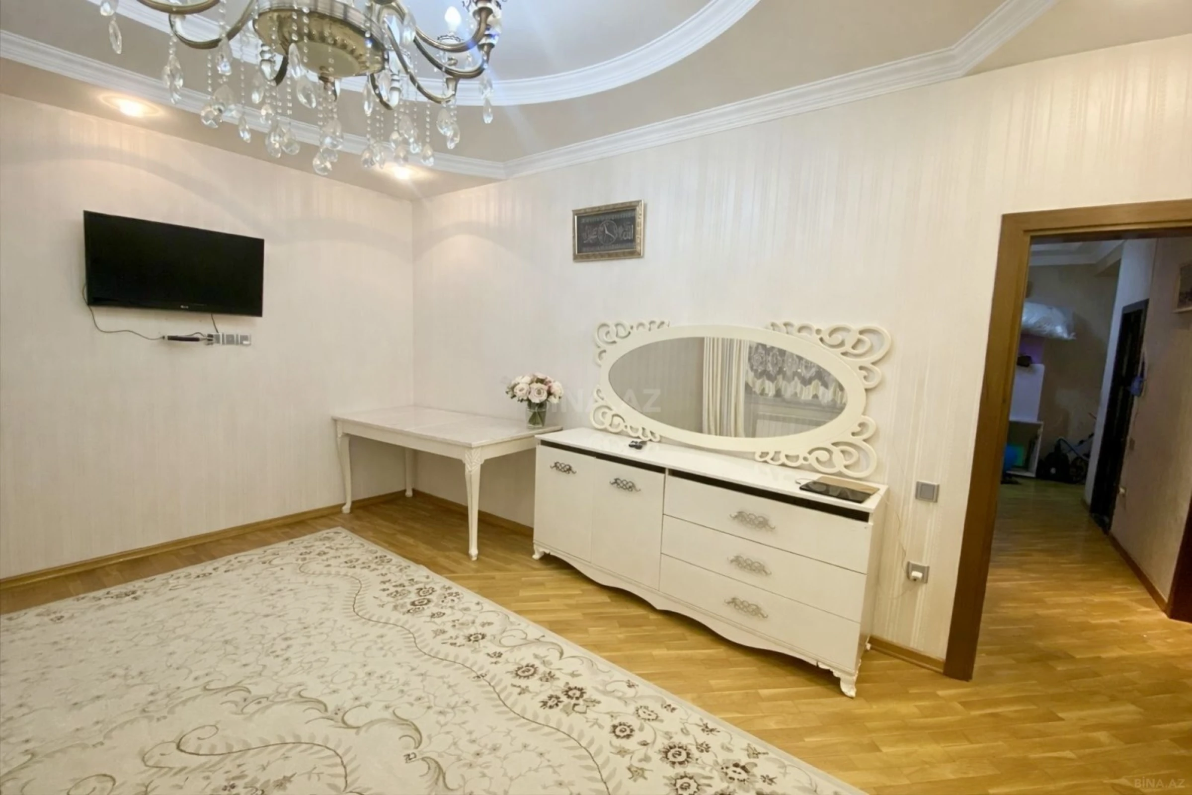 Kirayə verilir 2 otaqlı mənzil 100 m²