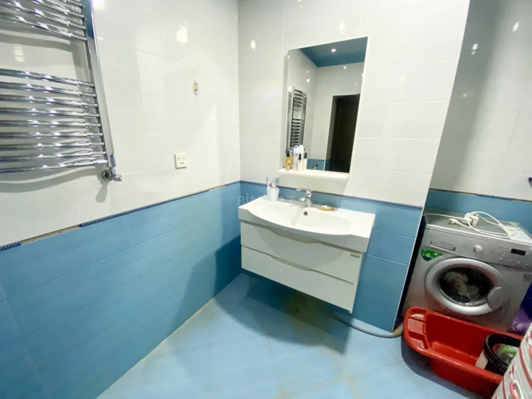 Kirayə verilir 2 otaqlı mənzil 100 m²