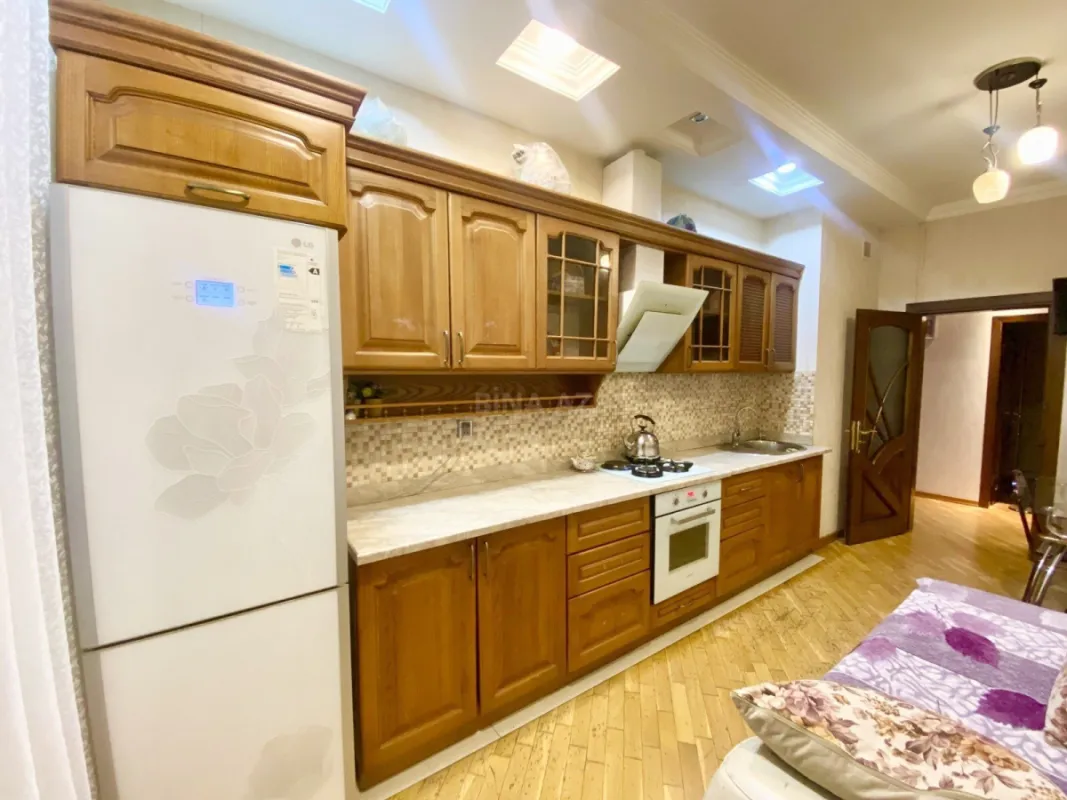 Kirayə verilir 2 otaqlı mənzil 100 m²