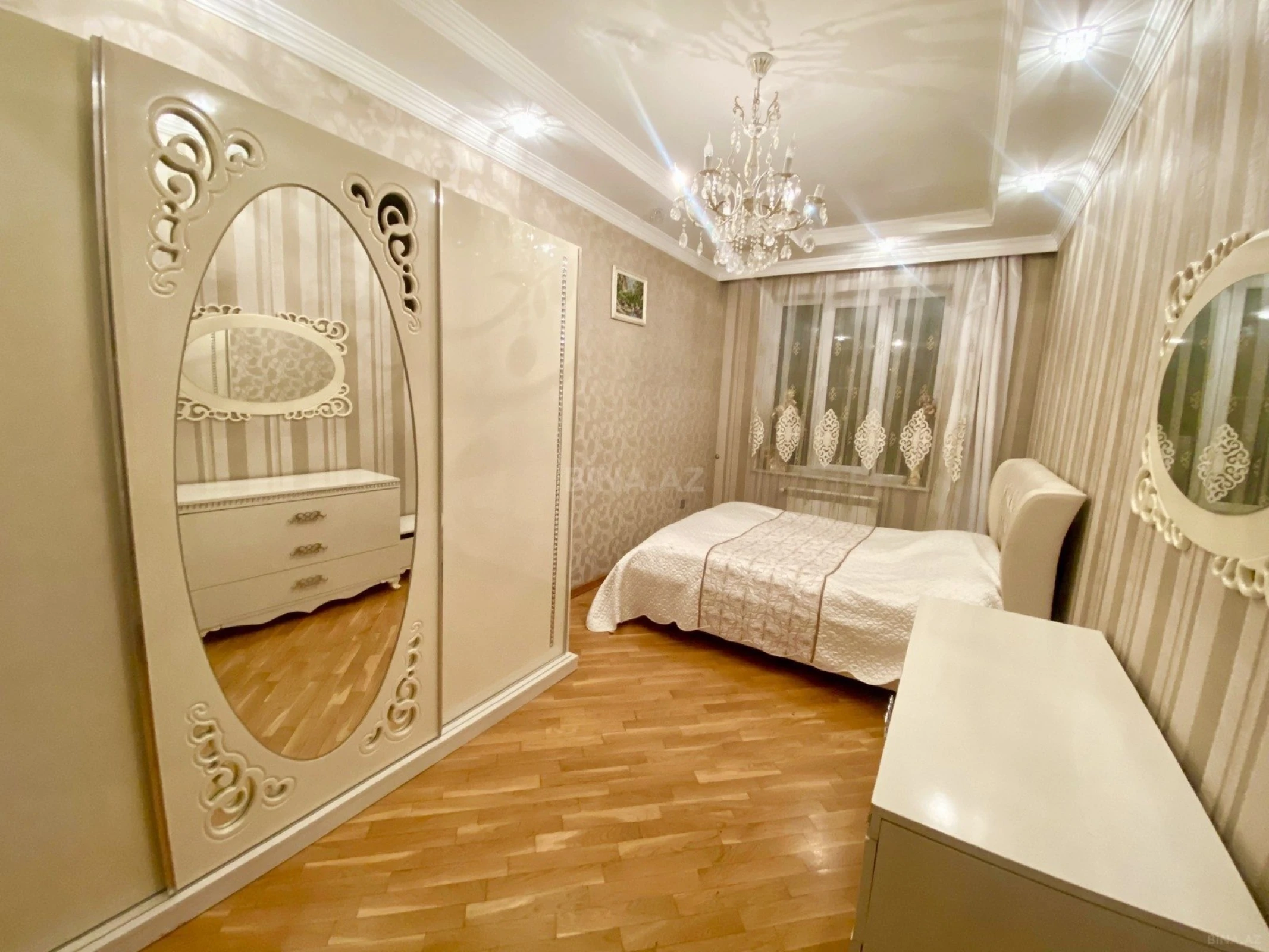 Kirayə verilir 2 otaqlı mənzil 100 m²