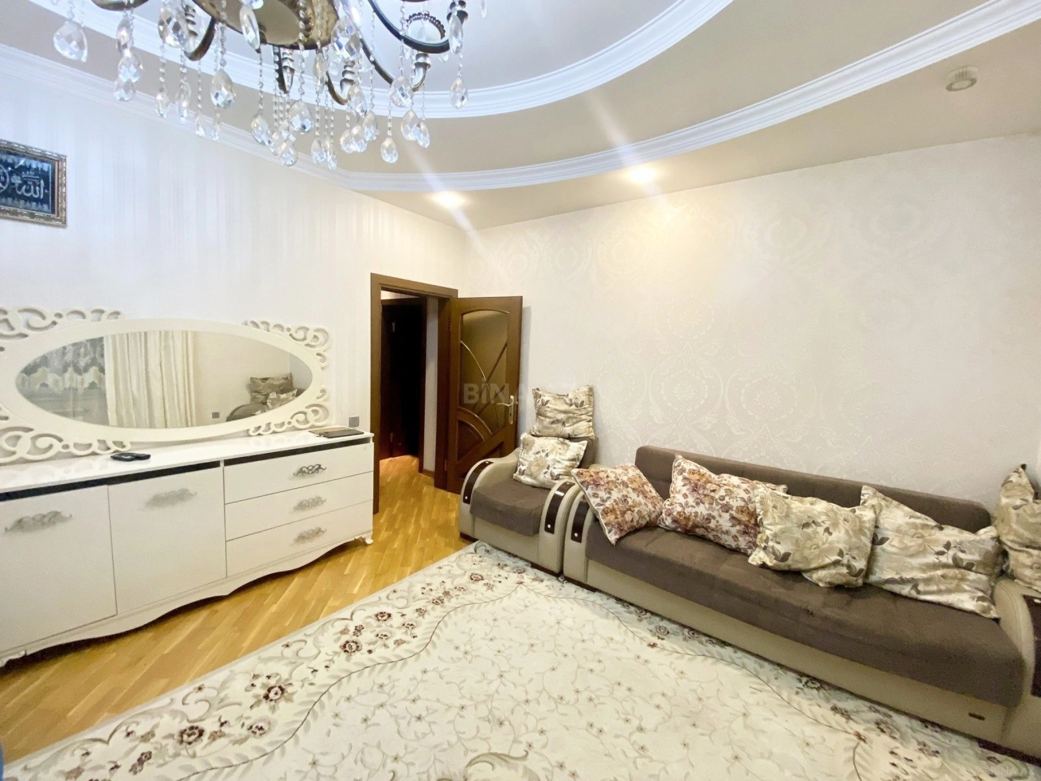 Kirayə verilir 2 otaqlı mənzil 100 m²