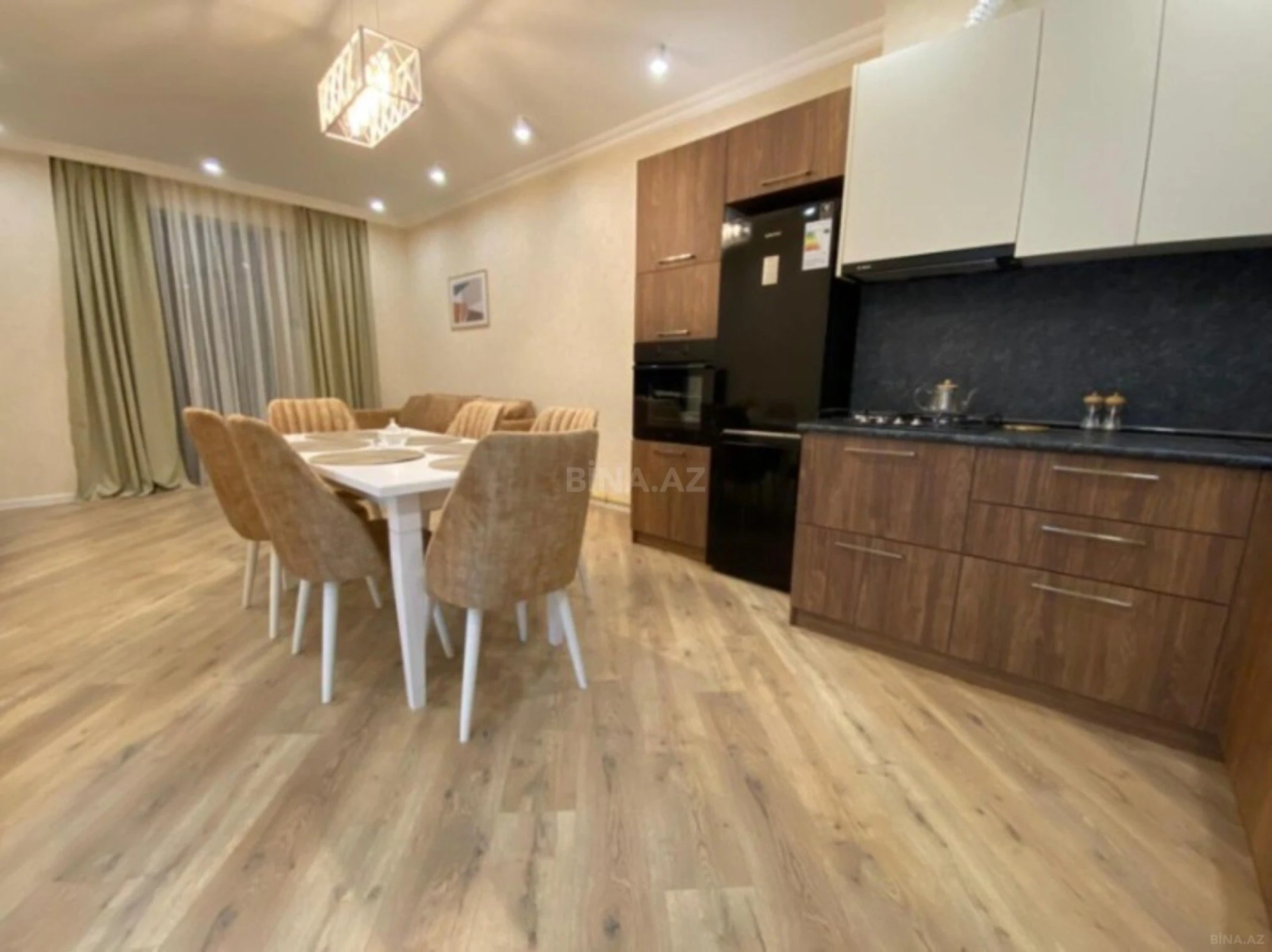 Kirayə verilir 2 otaqlı mənzil 70 m²