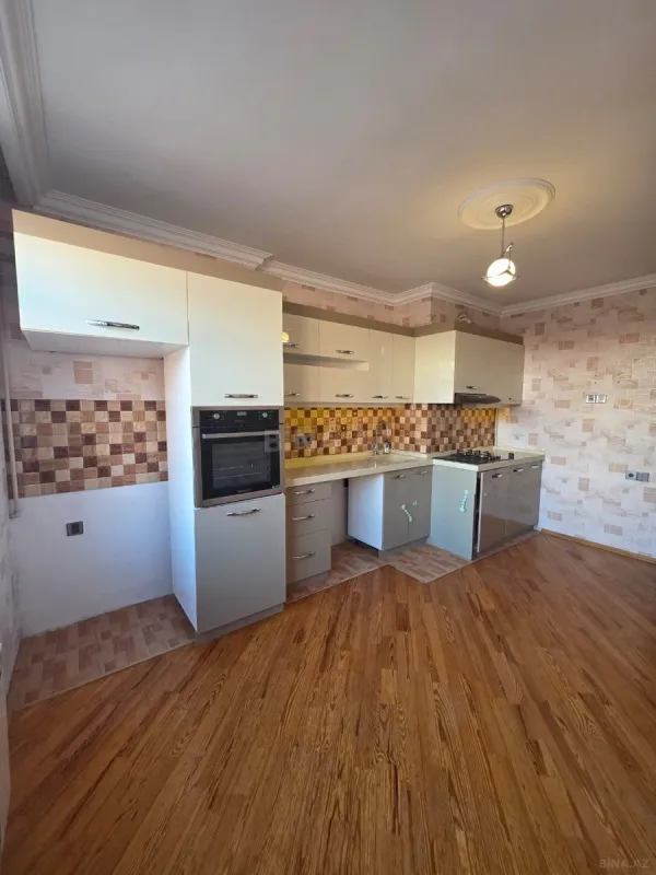 Satılır 3 otaqlı mənzil 110 m²