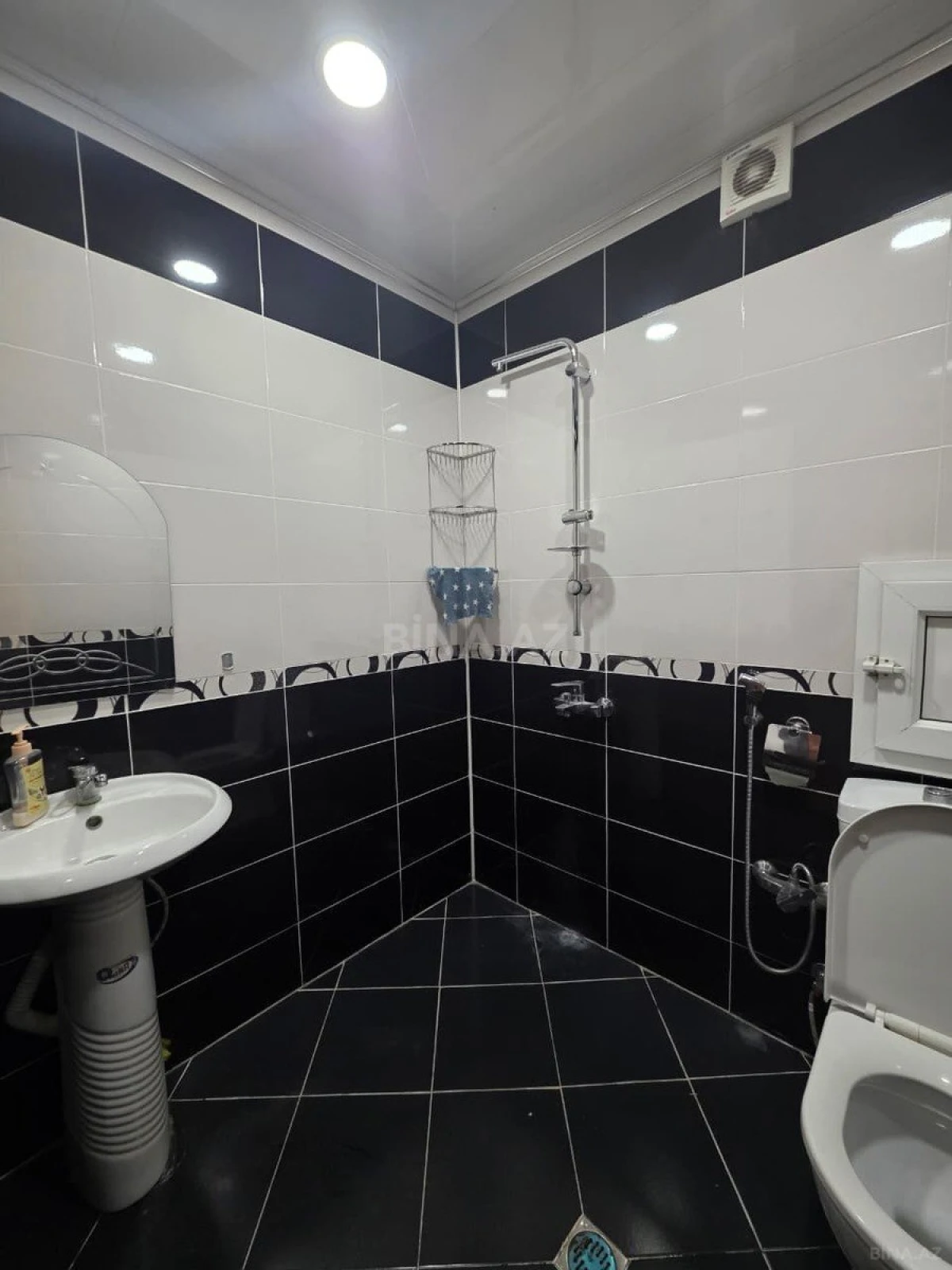 Satılır 3 otaqlı mənzil 110 m²