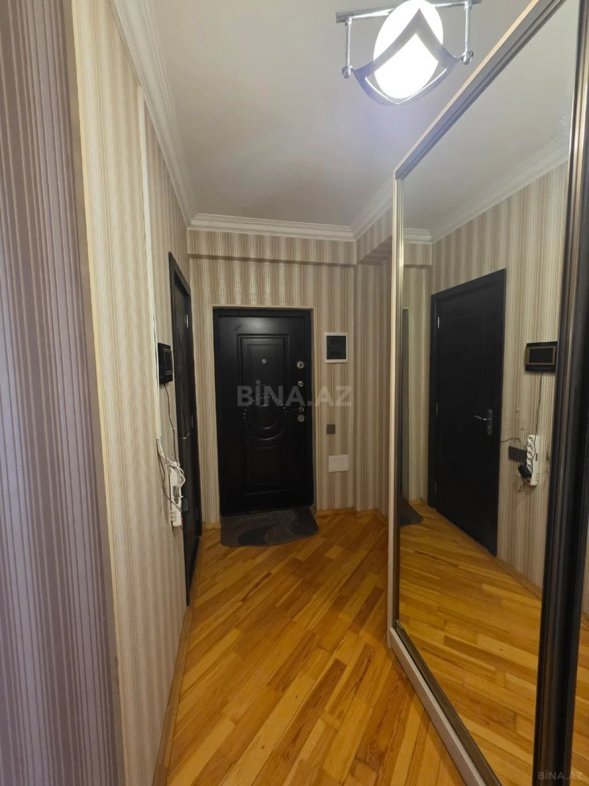 Satılır 3 otaqlı mənzil 110 m²