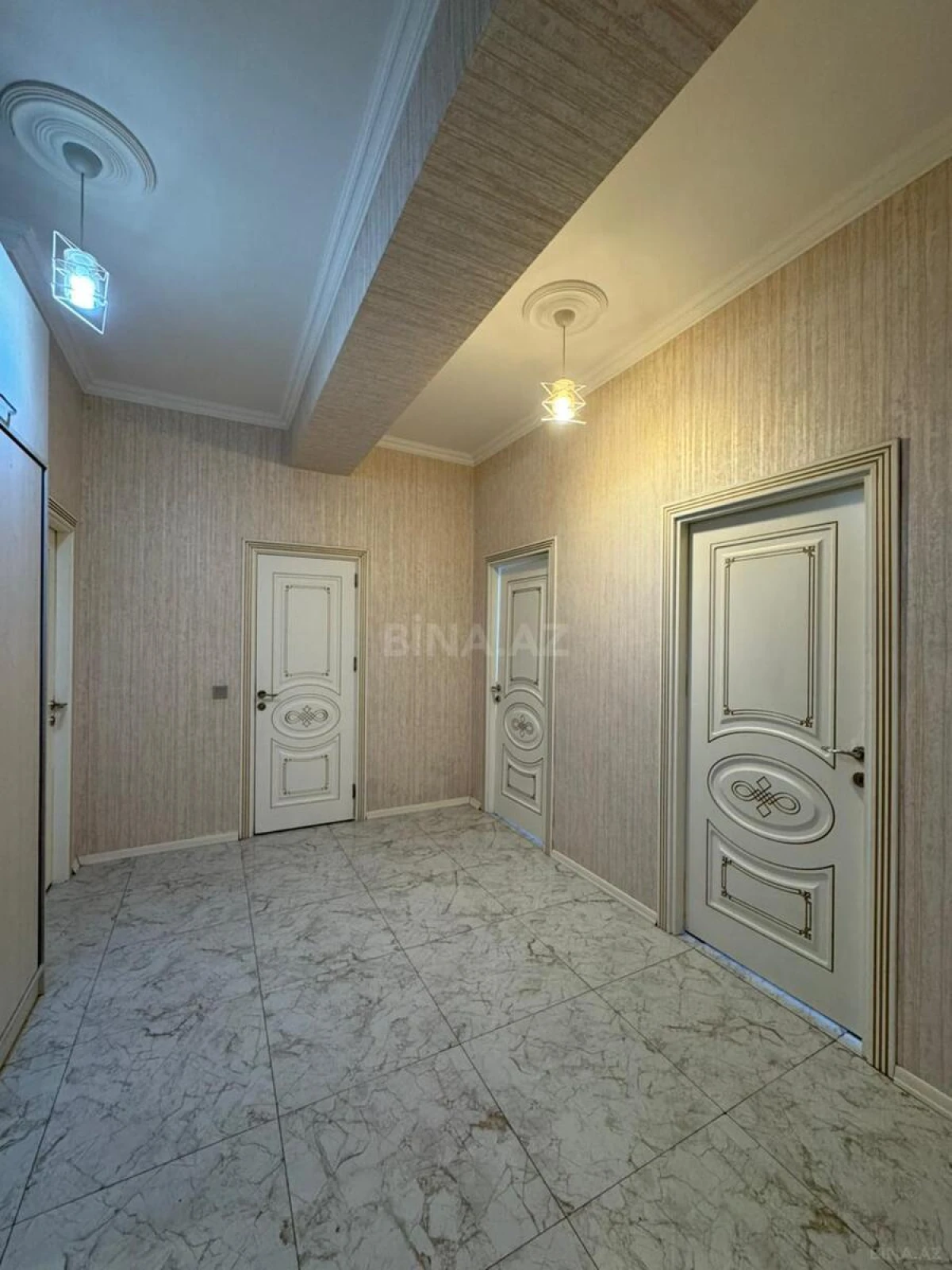 Satılır 3 otaqlı mənzil 105 m²