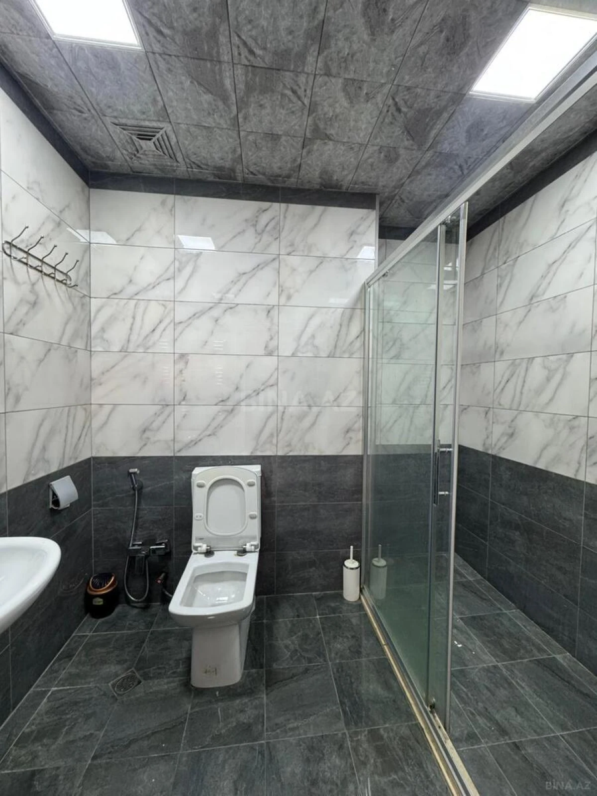 Satılır 3 otaqlı mənzil 105 m²