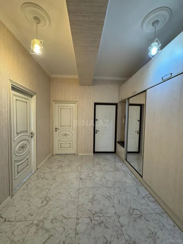 Satılır 3 otaqlı mənzil 105 m²