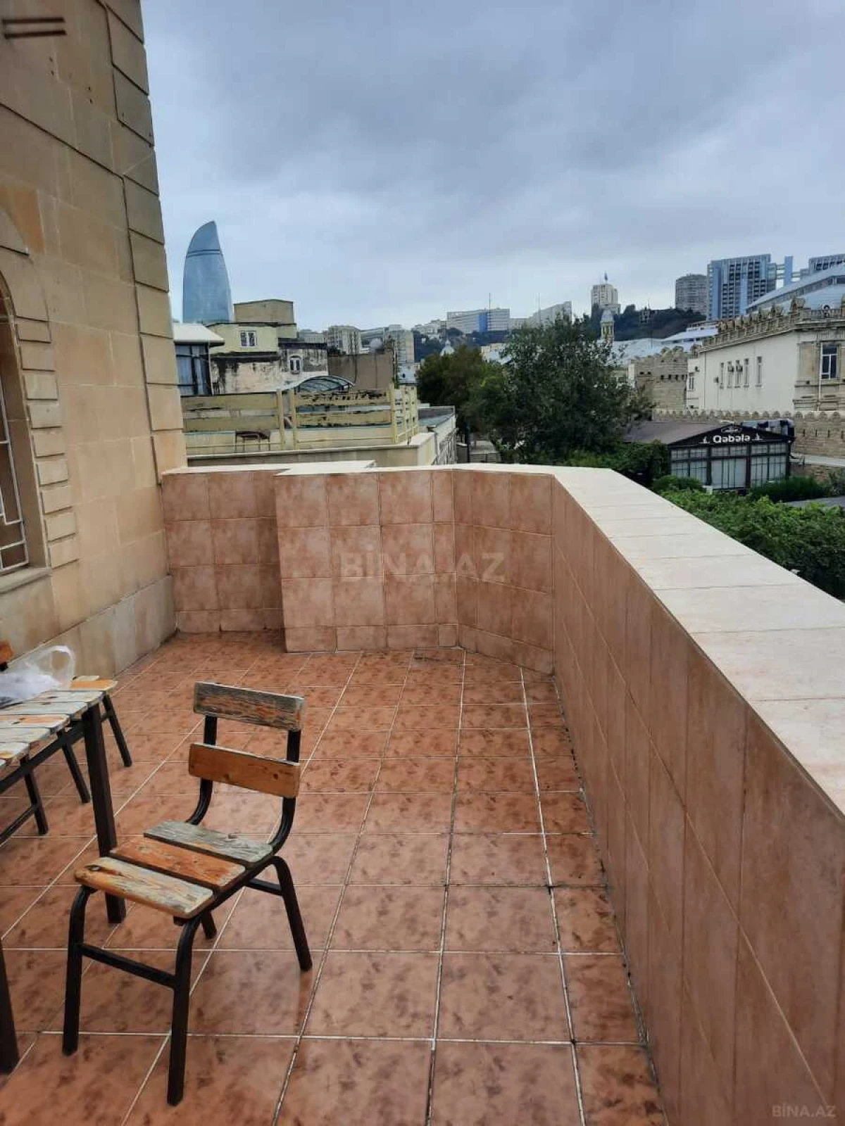 Kirayə verilir 3 otaqlı mənzil 150 m²