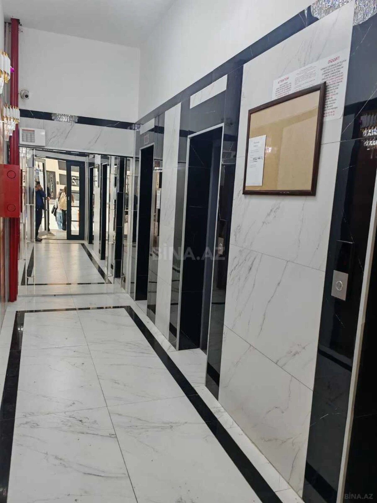 Kirayə verilir 3 otaqlı mənzil 156 m²