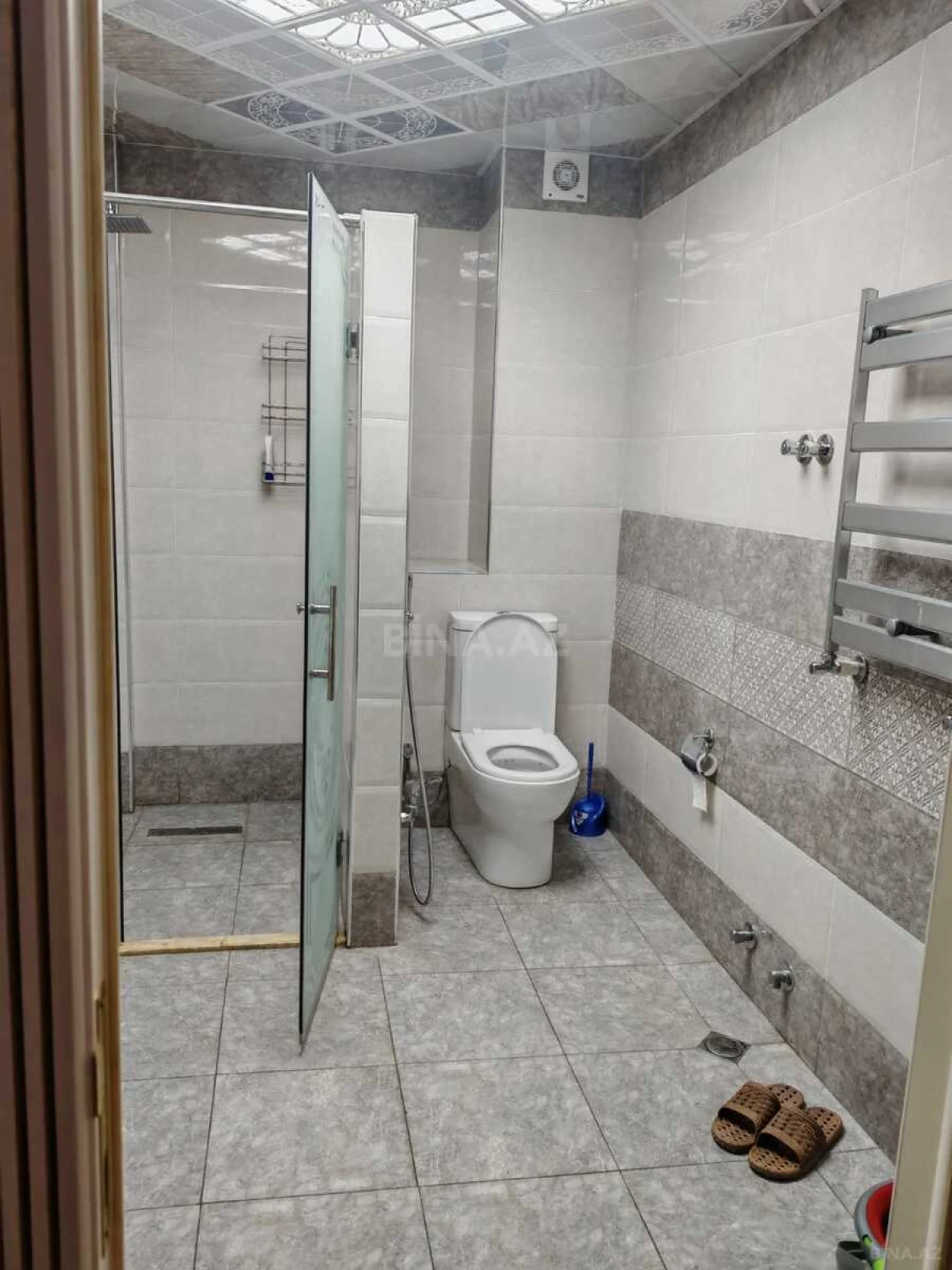 Kirayə verilir 3 otaqlı mənzil 156 m²