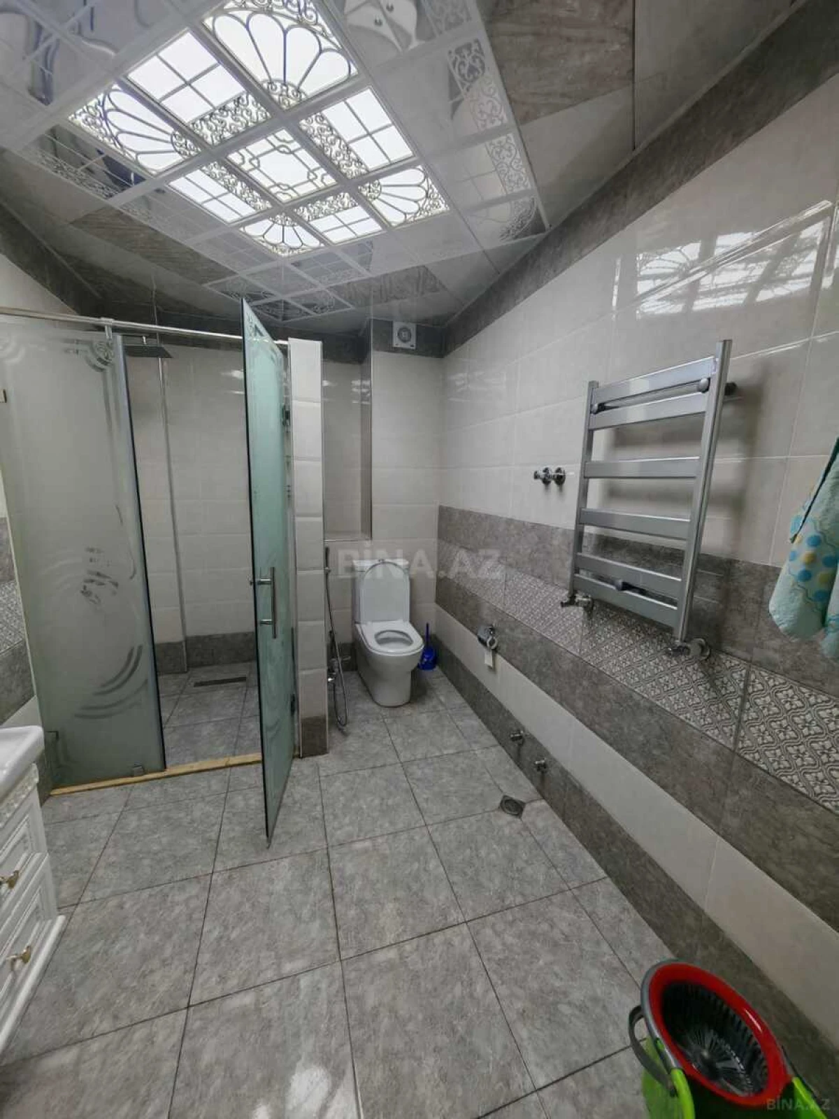 Kirayə verilir 3 otaqlı mənzil 156 m²