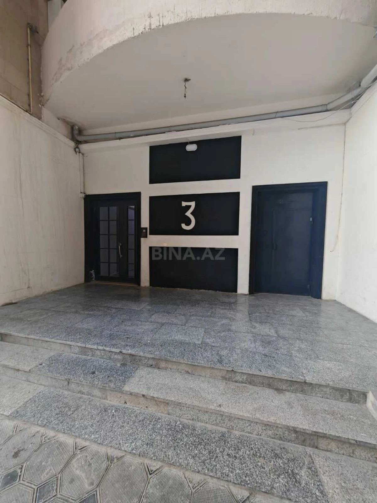 Kirayə verilir 3 otaqlı mənzil 156 m²