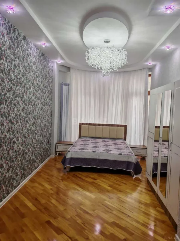 Kirayə verilir 3 otaqlı mənzil 156 m²