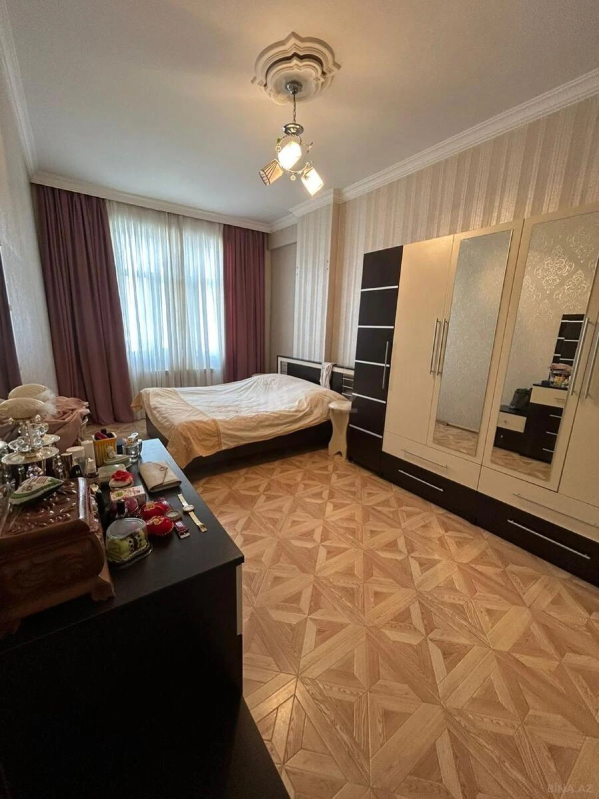 Satılır 3 otaqlı mənzil 120 m²