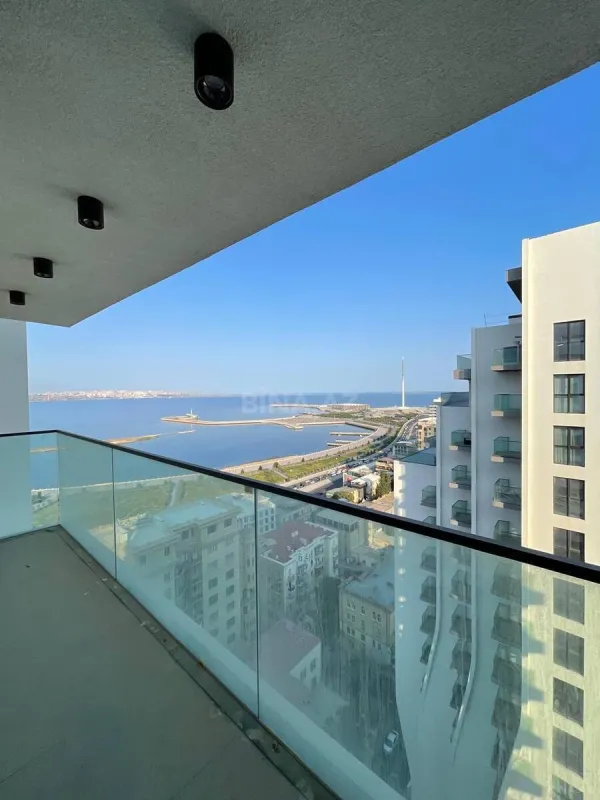 Satılır 4 otaqlı mənzil 358 m²