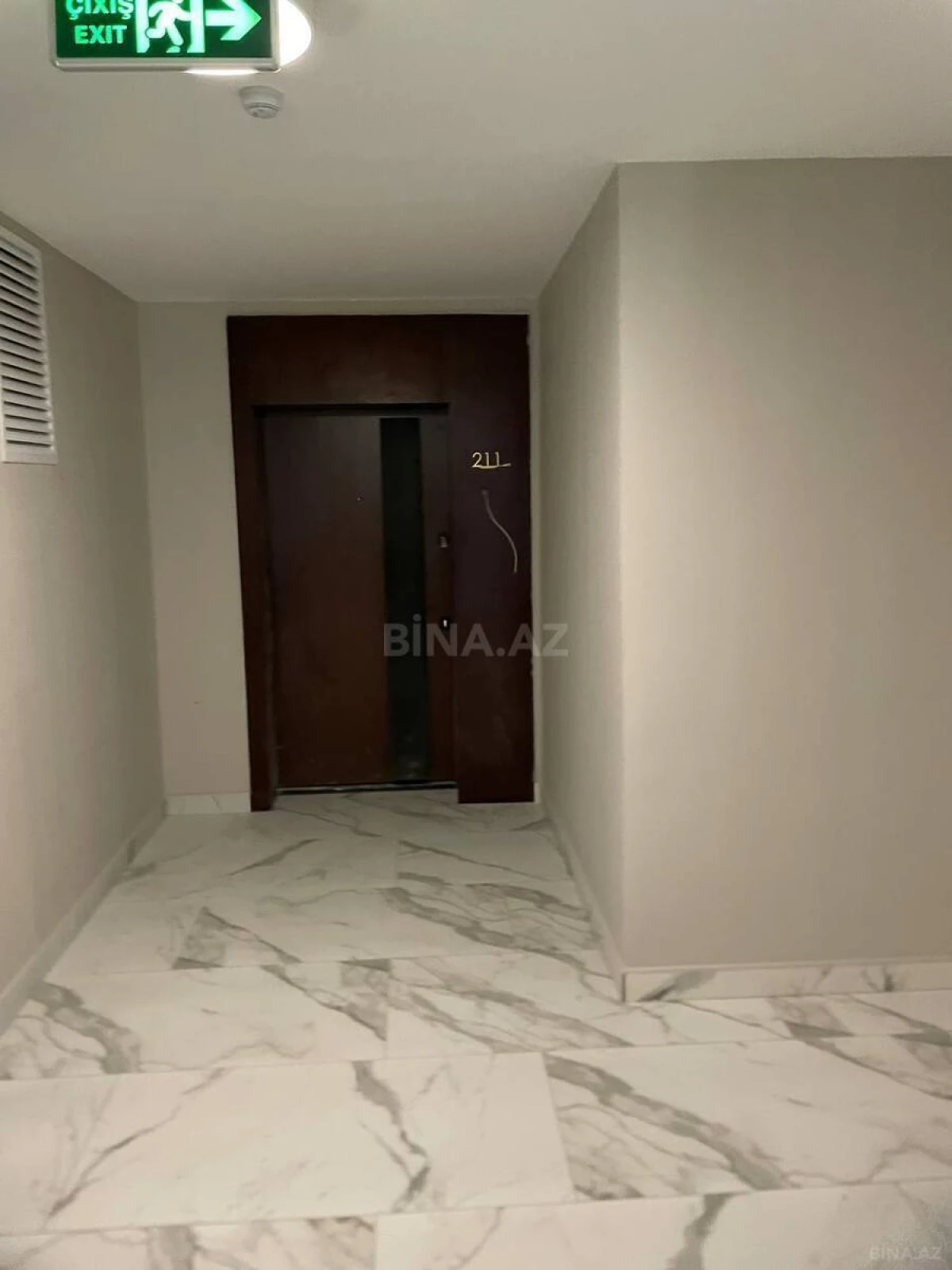 Satılır 4 otaqlı mənzil 358 m²