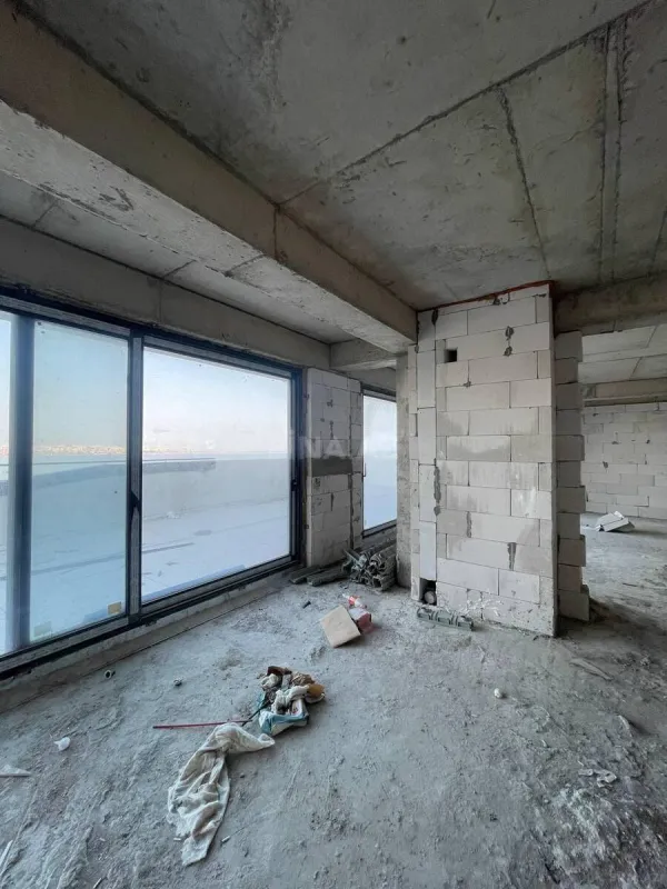 Satılır 4 otaqlı mənzil 358 m²