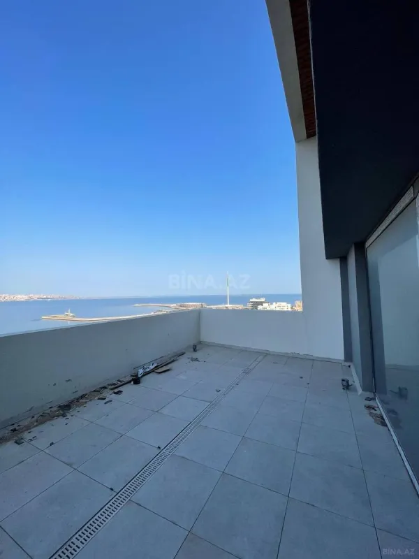 Satılır 4 otaqlı mənzil 358 m²