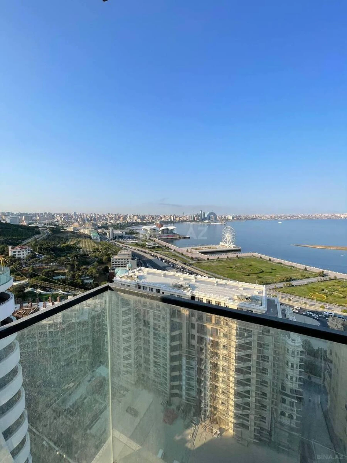 Satılır 4 otaqlı mənzil 358 m²