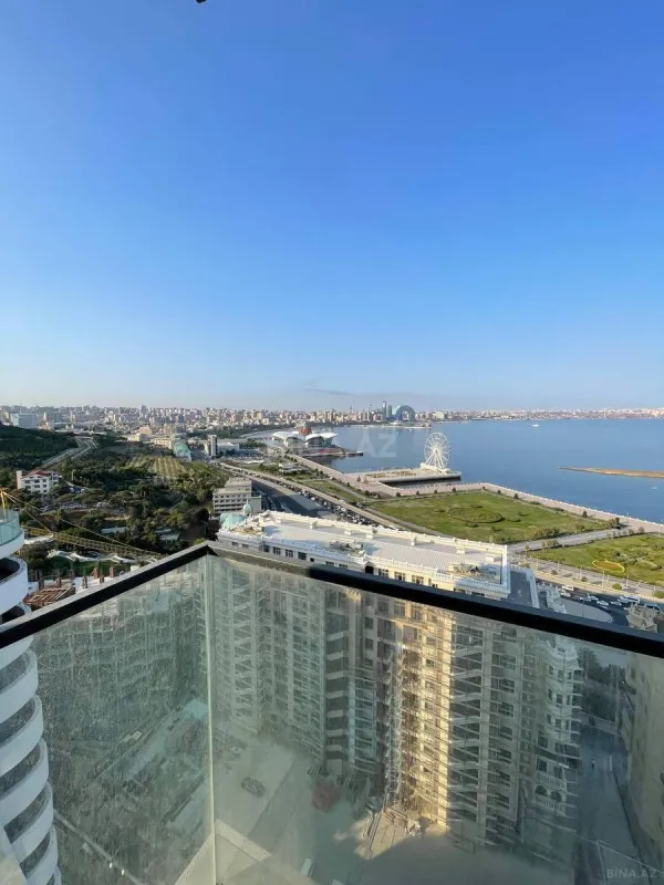 Satılır 4 otaqlı mənzil 358 m²