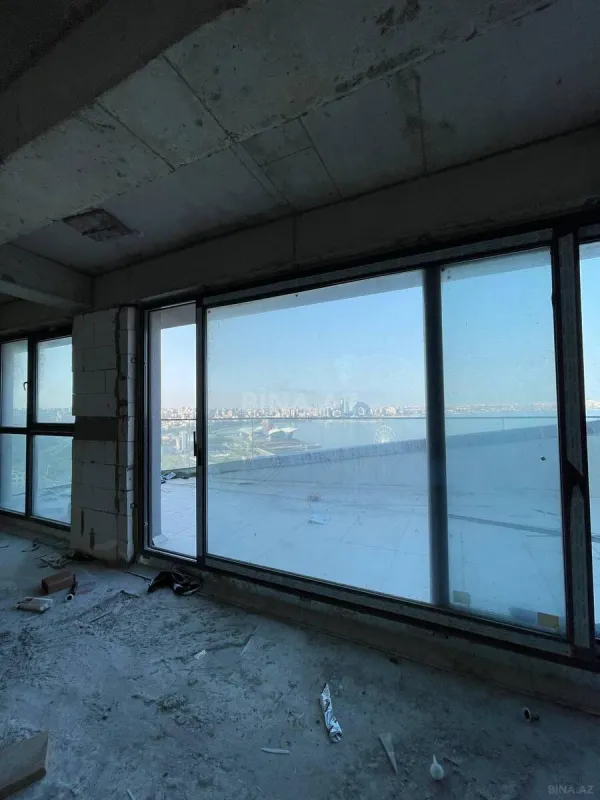 Satılır 4 otaqlı mənzil 358 m²