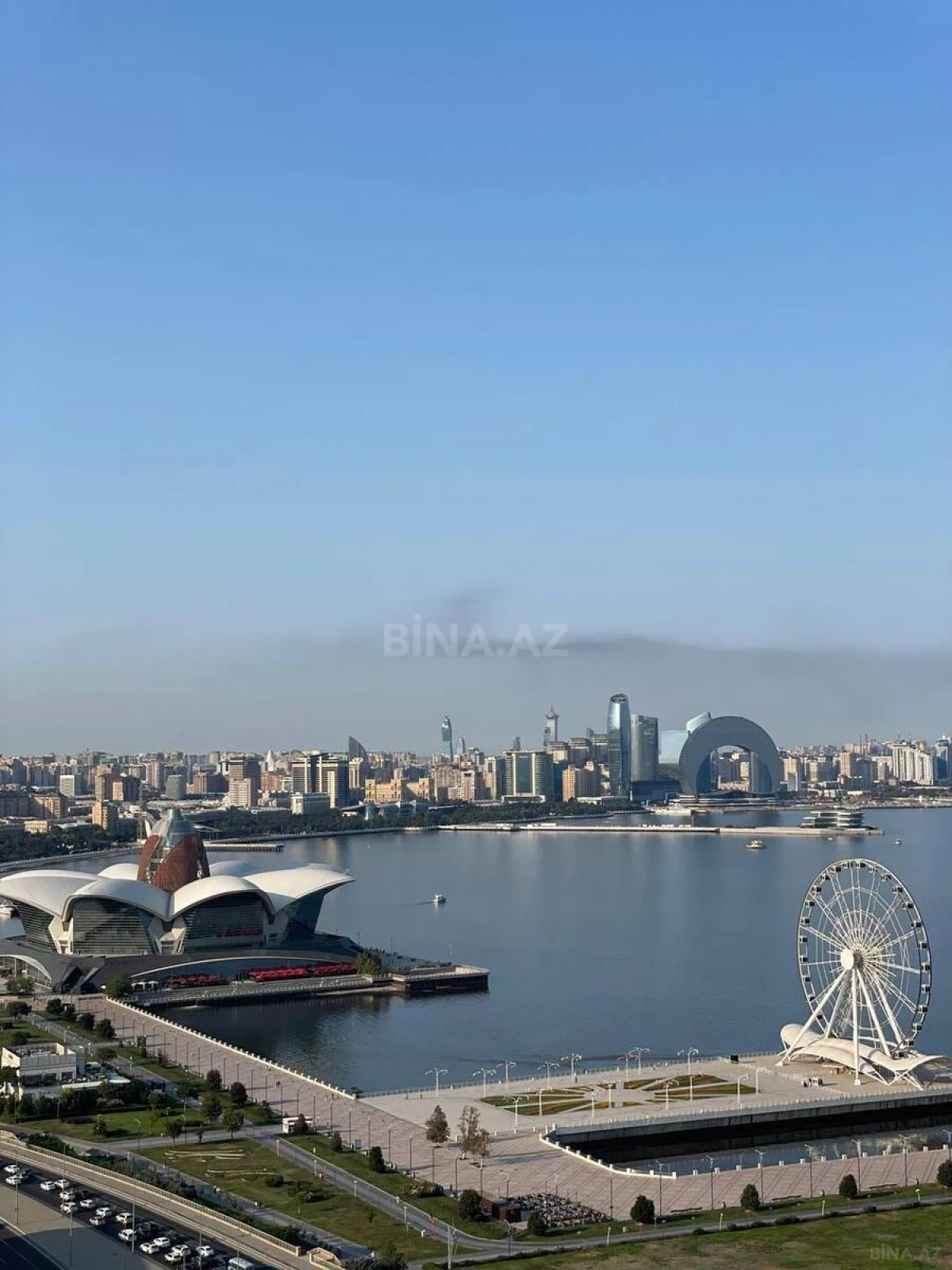 Satılır 4 otaqlı mənzil 358 m²