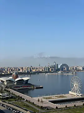 Satılır 4 otaqlı mənzil 358 m²