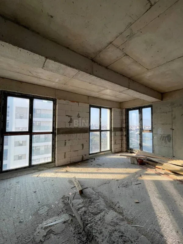 Satılır 4 otaqlı mənzil 358 m²