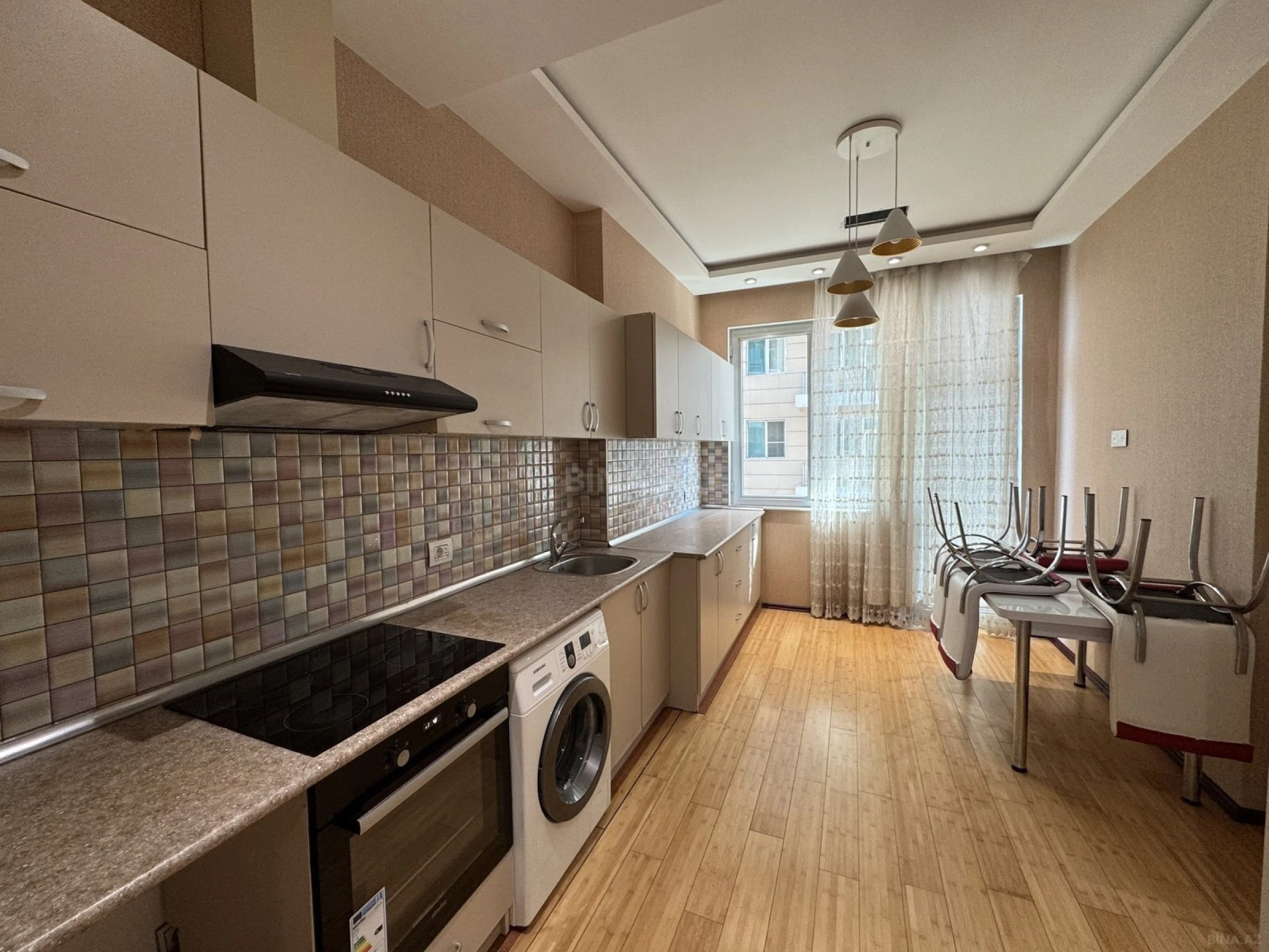 Kirayə verilir 2 otaqlı mənzil 85 m²