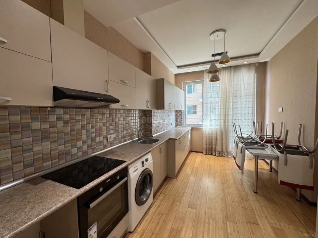 Kirayə verilir 2 otaqlı mənzil 85 m²