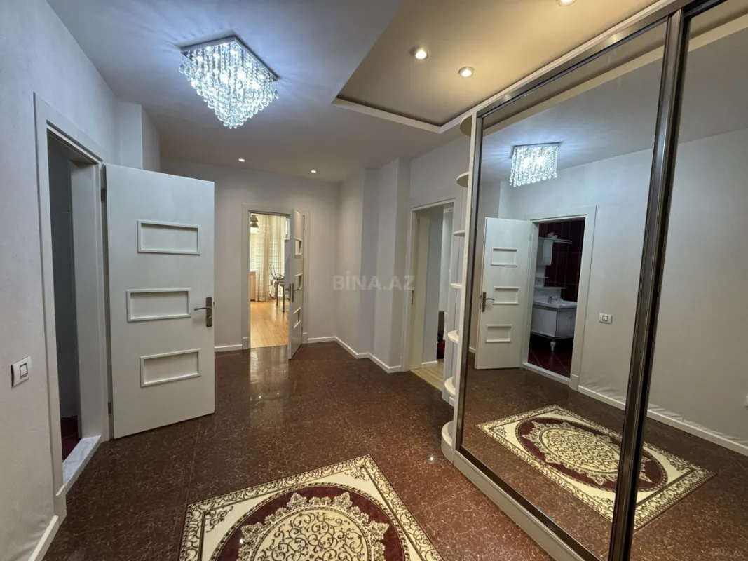 Kirayə verilir 2 otaqlı mənzil 85 m²