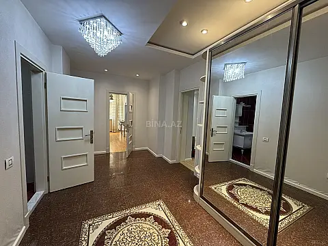 Kirayə verilir 2 otaqlı mənzil 85 m²