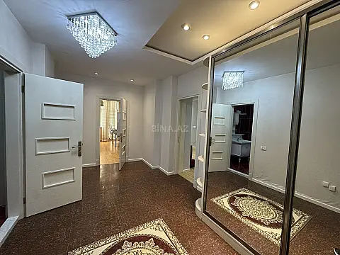 Kirayə verilir 2 otaqlı mənzil 85 m²