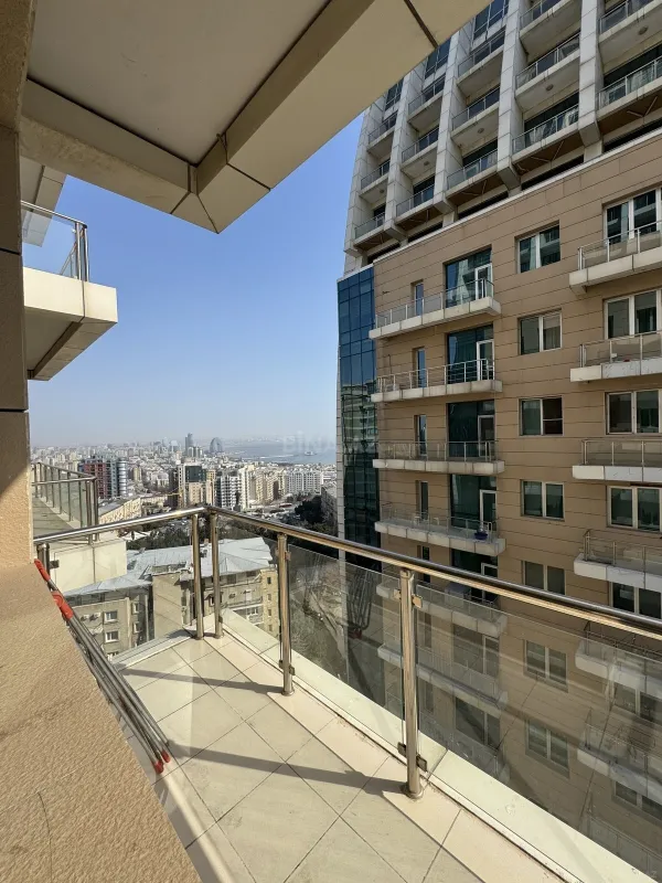 Kirayə verilir 2 otaqlı mənzil 85 m²