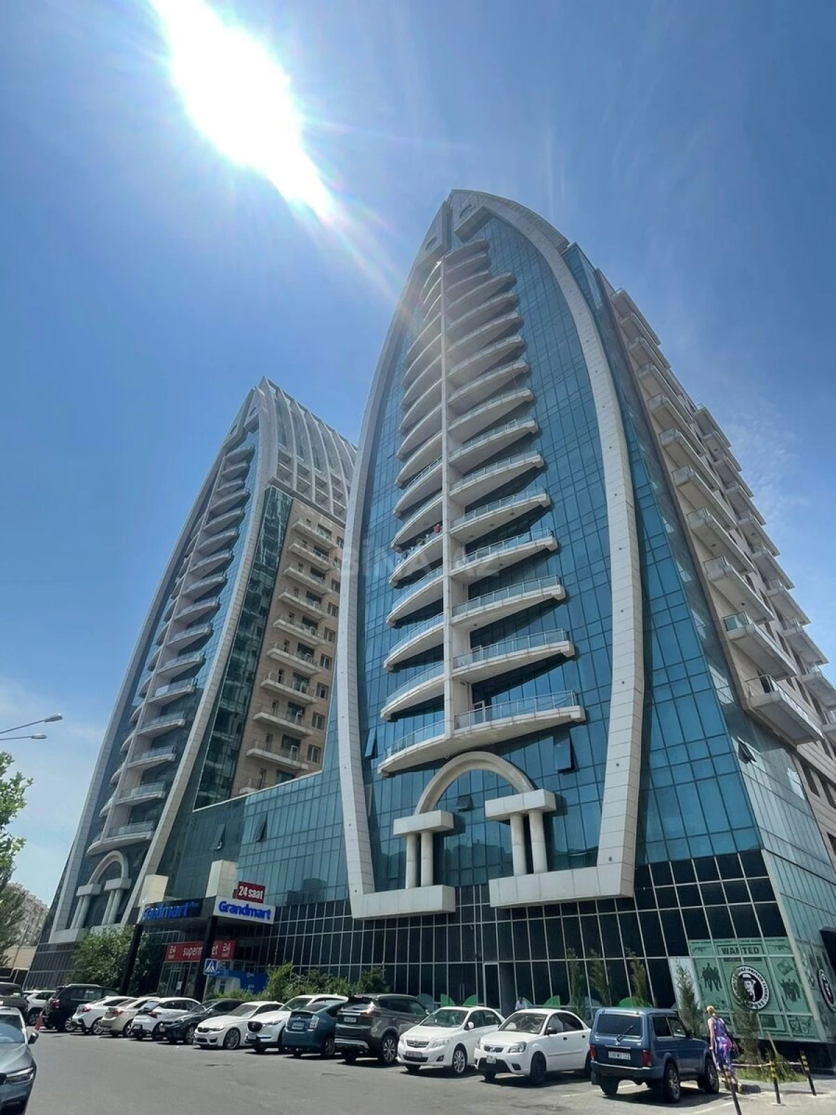 Kirayə verilir 2 otaqlı mənzil 85 m²