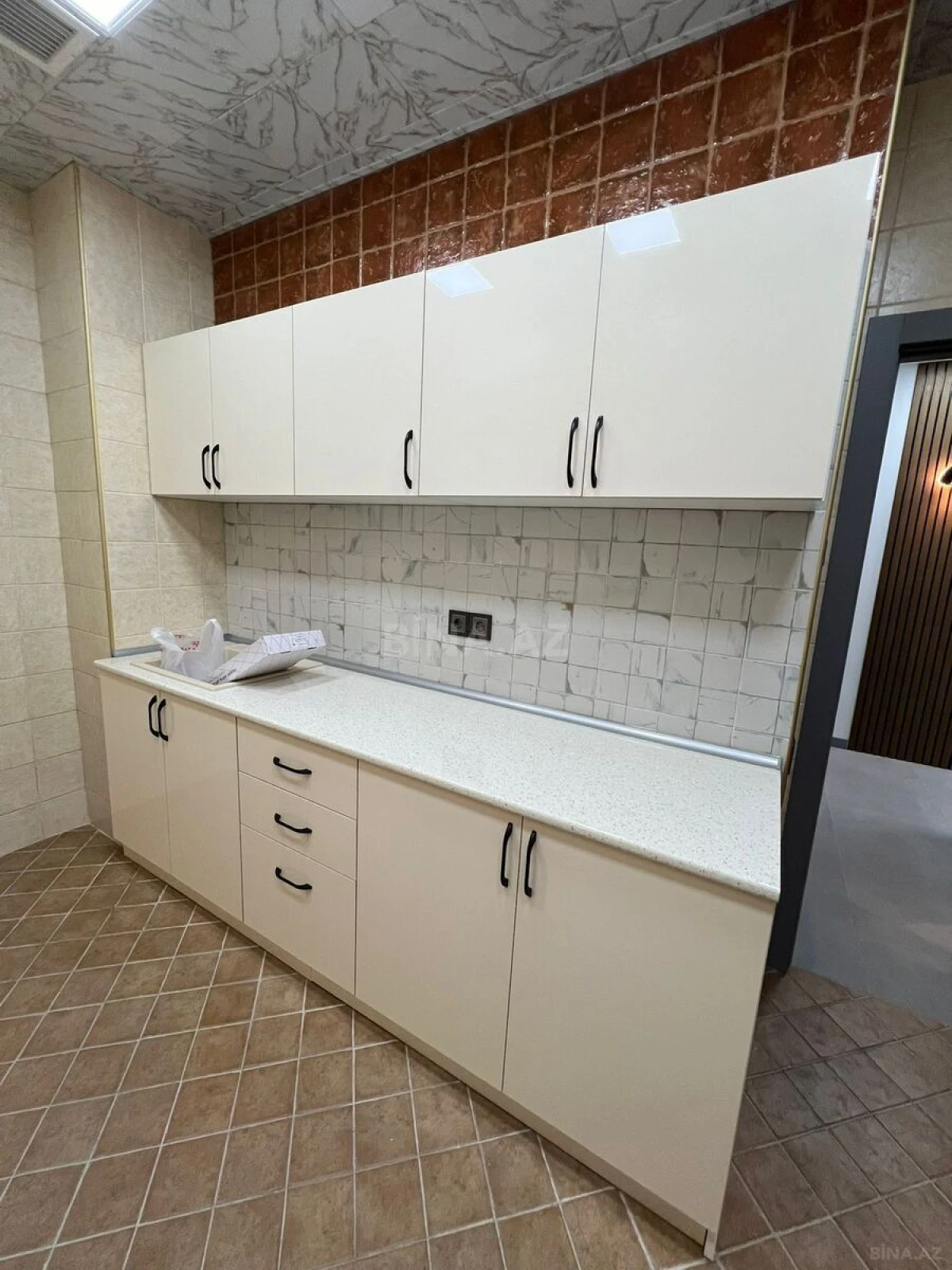 Kirayə verilir obyekt 120 m²