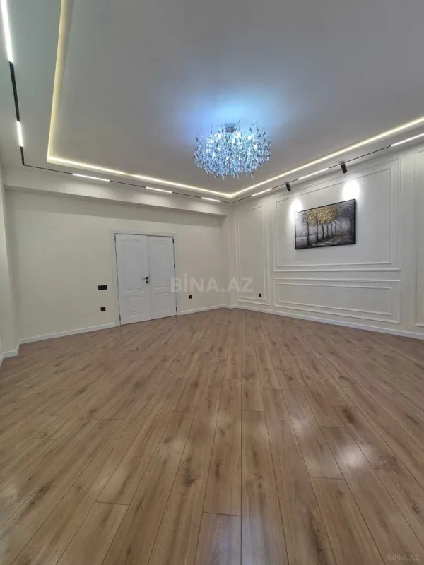 Satılır 3 otaqlı mənzil 135 m²