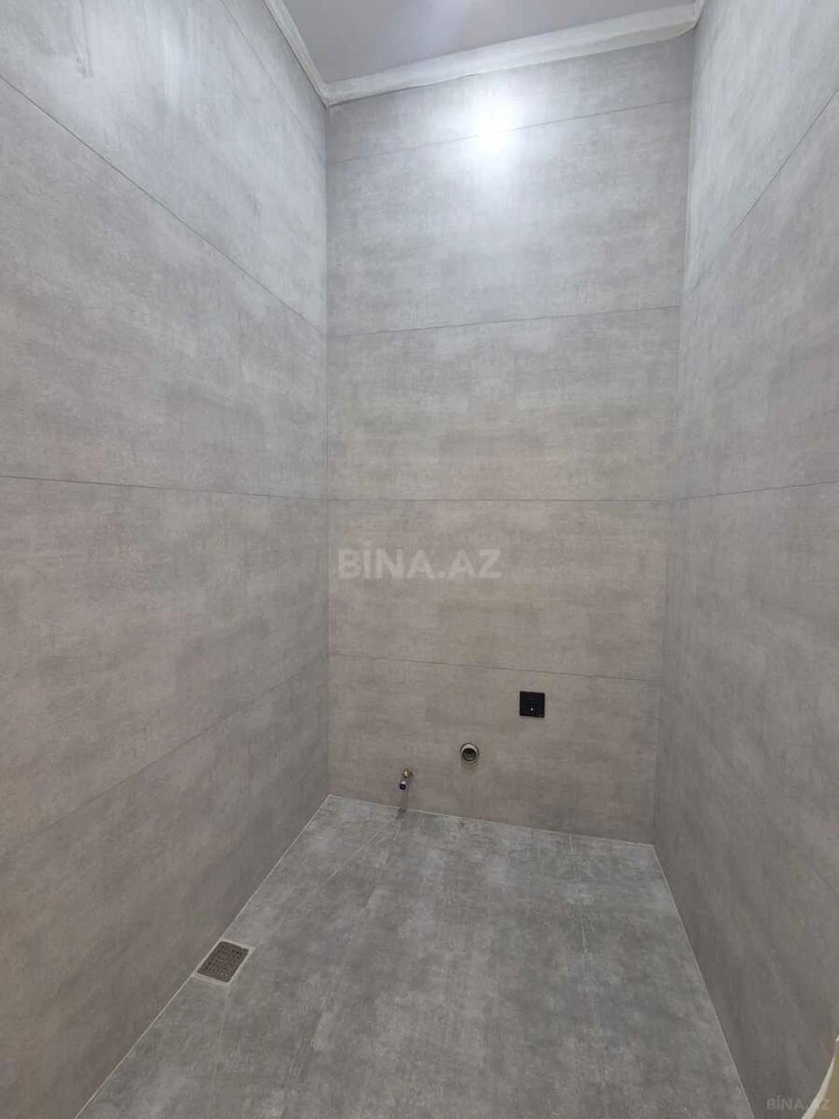 Satılır 3 otaqlı mənzil 135 m²