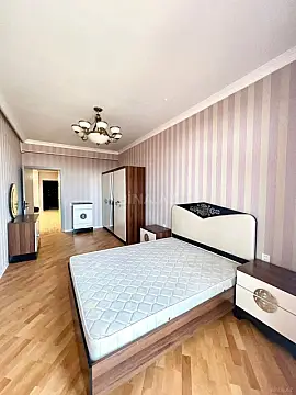 Kirayə verilir 3 otaqlı mənzil 1000 m²