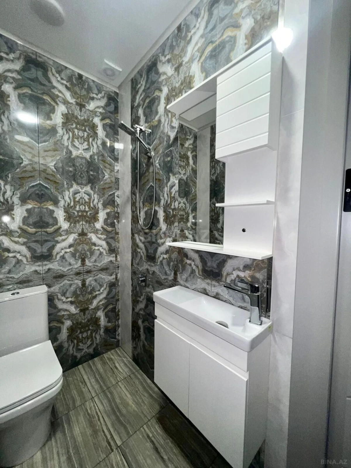 Kirayə verilir 3 otaqlı mənzil 1000 m²