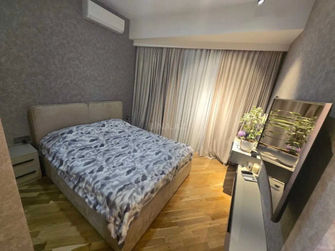 Kirayə verilir 2 otaqlı mənzil 95 m²
