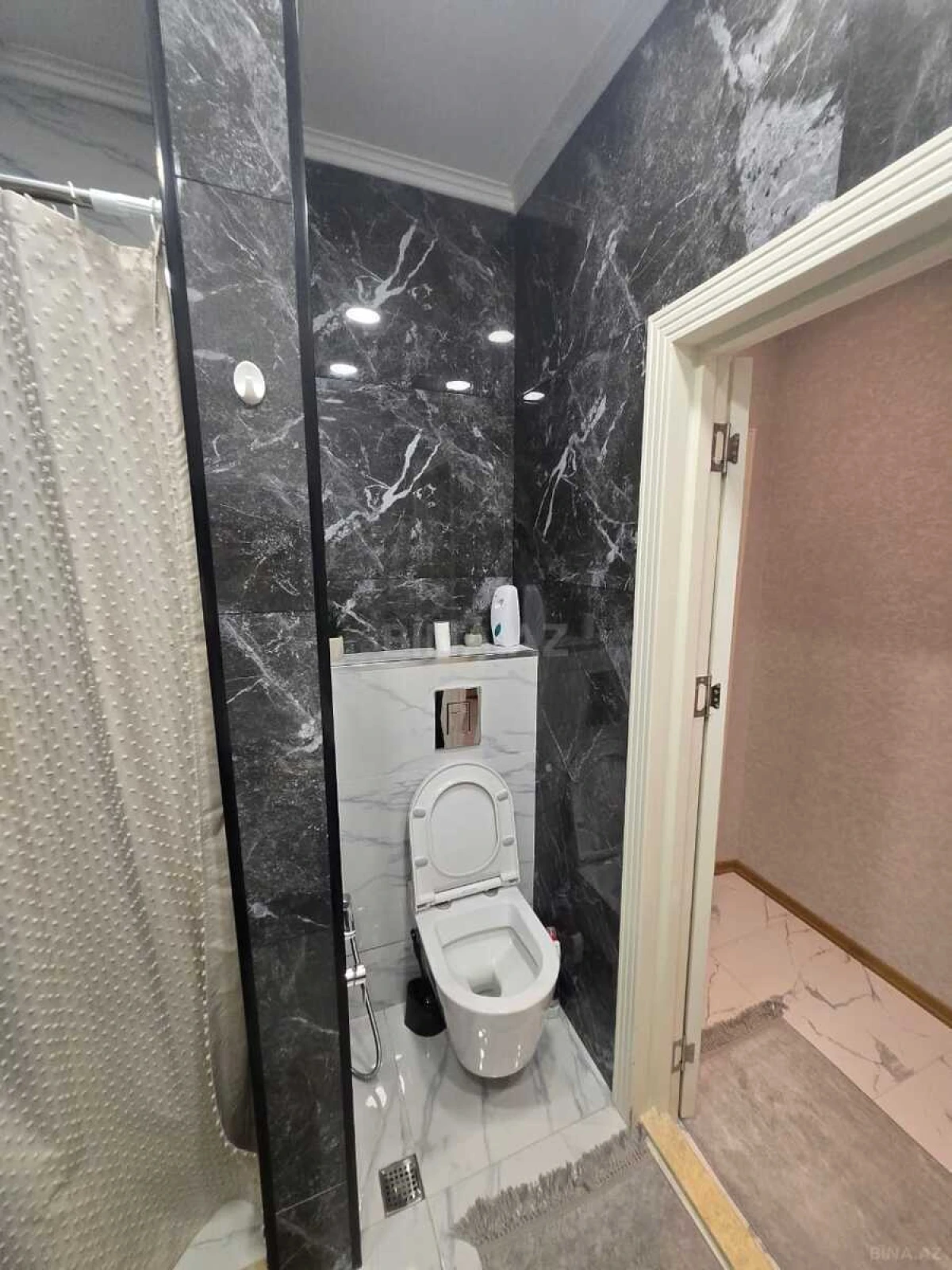 Kirayə verilir 2 otaqlı mənzil 95 m²