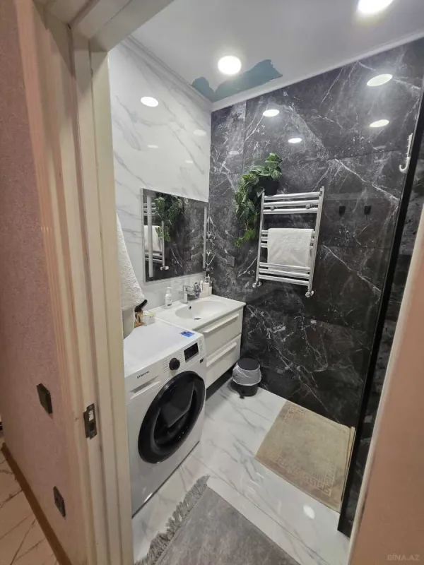 Kirayə verilir 2 otaqlı mənzil 95 m²