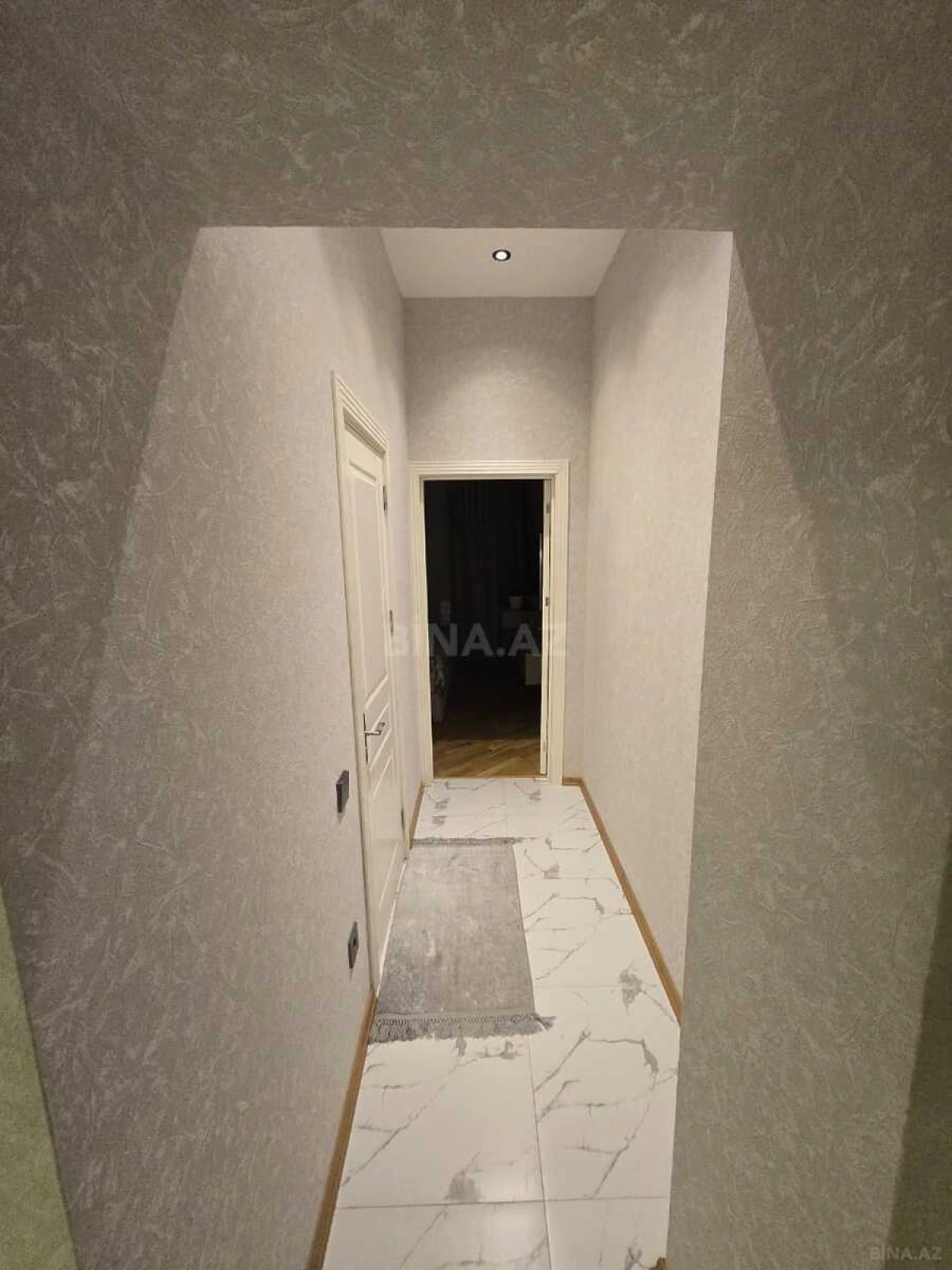 Kirayə verilir 2 otaqlı mənzil 95 m²