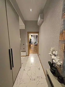 Kirayə verilir 2 otaqlı mənzil 95 m²